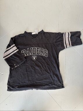 Vintage Raiders Short Sleeve Fan Tee in Black with Gray Stripes